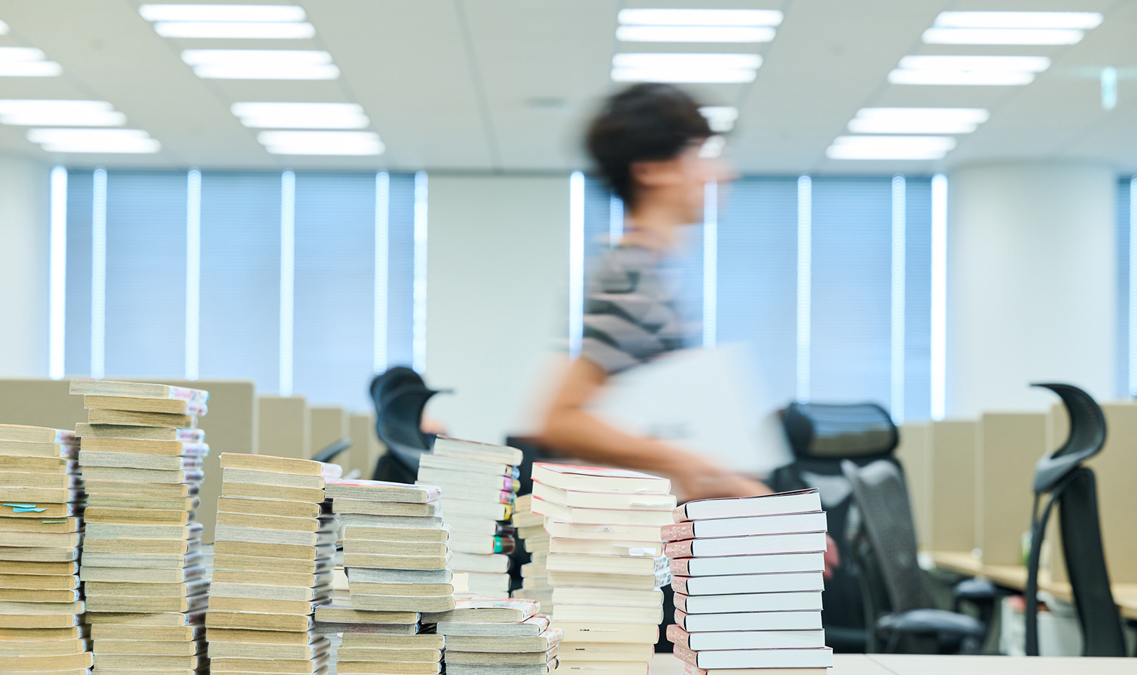 求める人材・働く環境ページ_タイトル背景画像